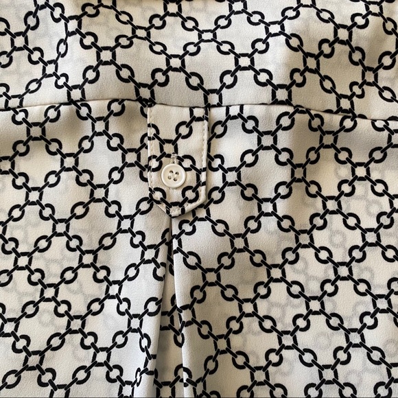 Pleione Long Sleeve Button Down Chain Link Print - Picture 11 of 15